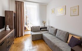 Three Bedroom Apartment On Rynok Square